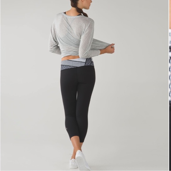 Lululemon Wunder Under Crop III *Full-On Luon - Picture 2 of 6